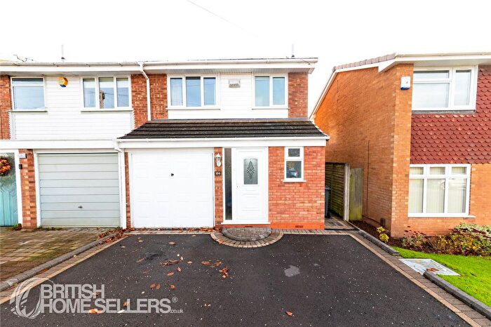 3 Bedroom Semi-Detached House For Sale In Winchester Gardens, Birmingham, West Midlands, B31