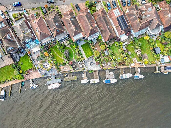 4 Bedroom Detached House To Rent In Queens Drive, Thames Ditton, KT7