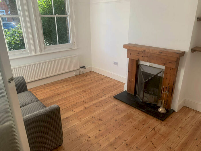 2 Bedroom Flat To Rent In Warner Road, Walthamstow, London, E17