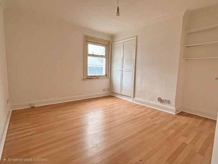 Flat To Rent In Hythe Street, Dartford, DA1