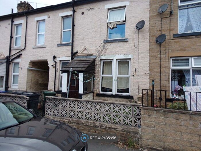 2 Bedroom Terraced House To Rent In Bradford, Bradford, BD3