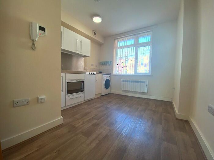 1 Bedroom Flat To Rent In Victoria Road, Southampton, Hampshire, SO19