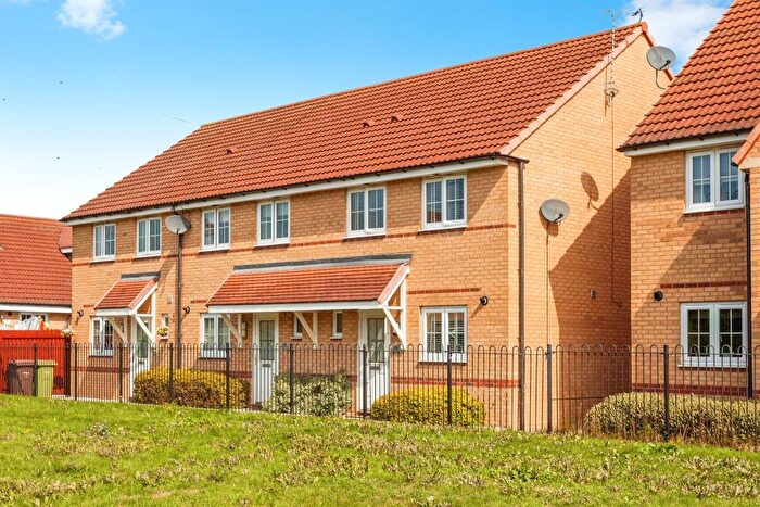 3 Bedroom Terraced House For Sale In Clay Close, Wakefield, WF2