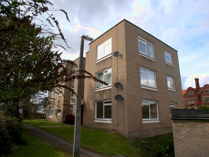 2 Bedroom Apartment To Rent In Ashleigh Court, Rawdon Drive, Hoddesdon, Hertfordshire, EN11