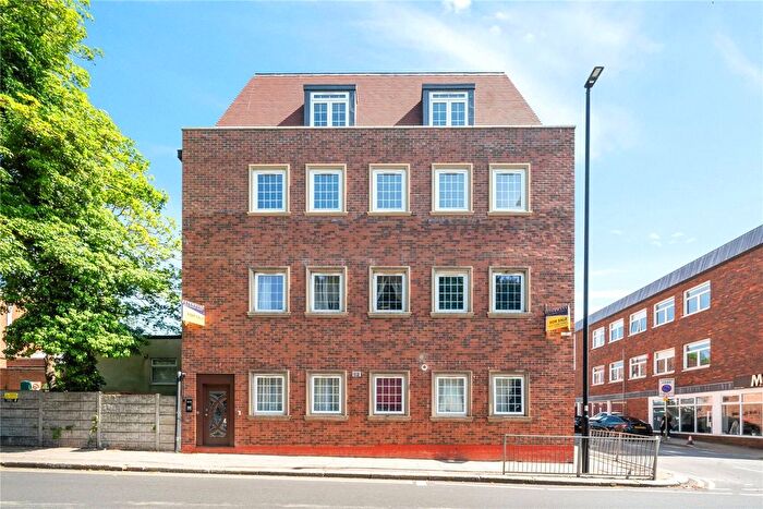 2 Bedroom Flat To Rent In High Street, Edgware, HA8