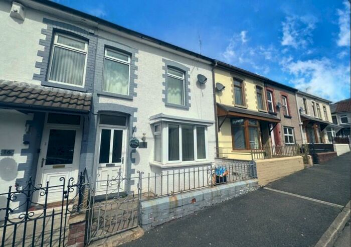3 Bedroom House To Rent In Waun Llwyd Terrace, Nantymoel, Bridgend, CF32