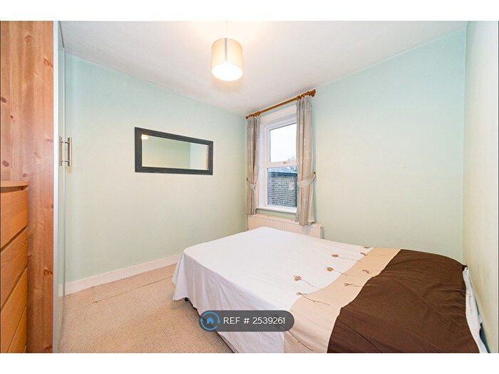 1 Bedroom Flat To Rent In Forest Road, Leytonstone, E11