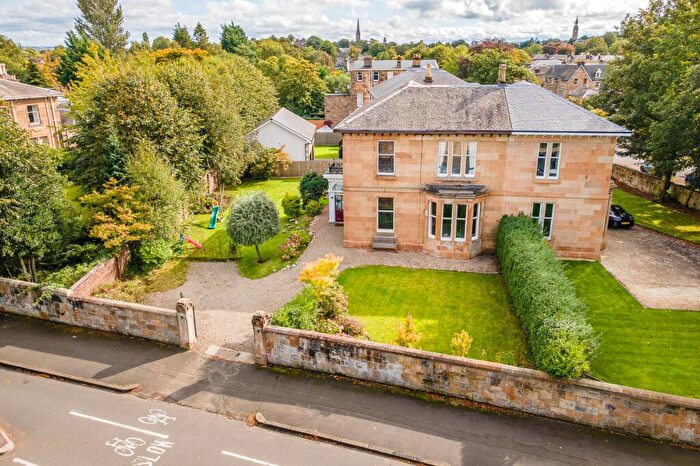 4 Bedroom Semi-Detached House For Sale In St. Andrews Drive, Pollokshields, Glasgow, G41