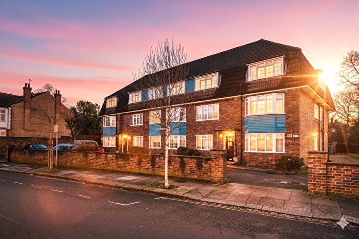 2 Bedroom Flat To Rent In Sutton Court, Grange Road, London, W5