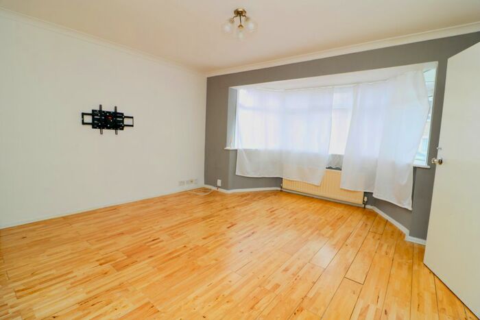 3 Bedroom Semi-Detached House To Rent In Bolstead Road, London, CR4