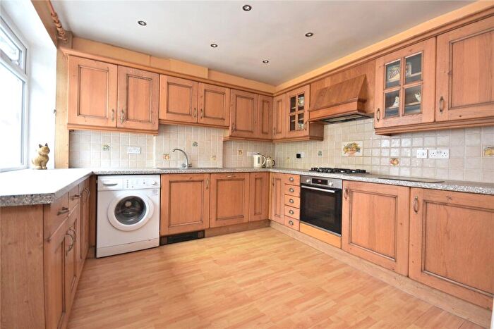 3 Bedroom Bungalow For Sale In Kelmscott Lane, Leeds, West Yorkshire, LS15