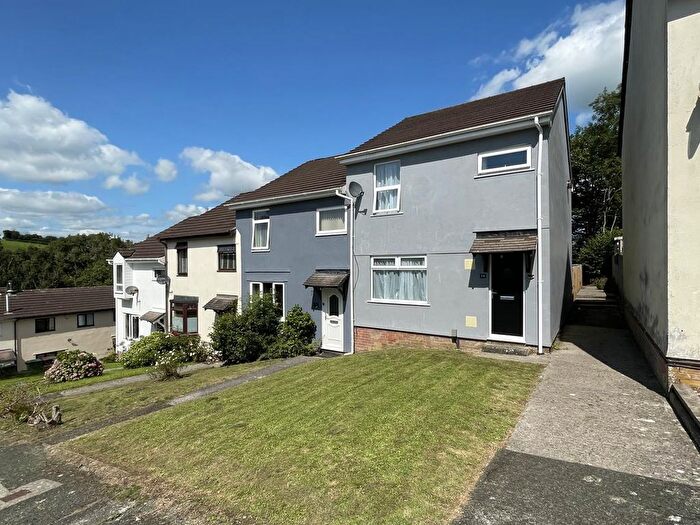 3 Bedroom End Of Terrace House For Sale In Lake View Close, Holly Park, Plymouth, PL5