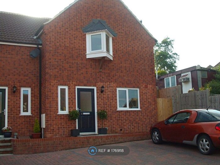 3 Bedroom End Of Terrace House To Rent In Gwilym Close, Dursley, GL11