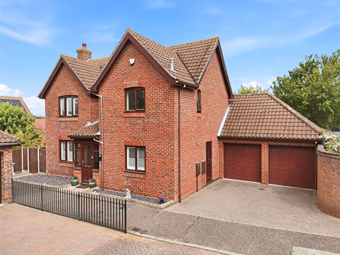 4 Bedroom Detached House For Sale In Gladden Fields, South Woodham Ferrers, Chelmsford, Essex, CM3