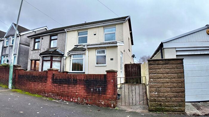 3 Bedroom Semi Detached House For Sale In Penybryn Avenue, Cefn Fforest, NP12