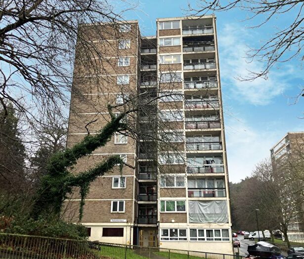 3 Bedroom Flat For Sale In Flat Pemberton House, High Level Drive, Sydenham, SE26