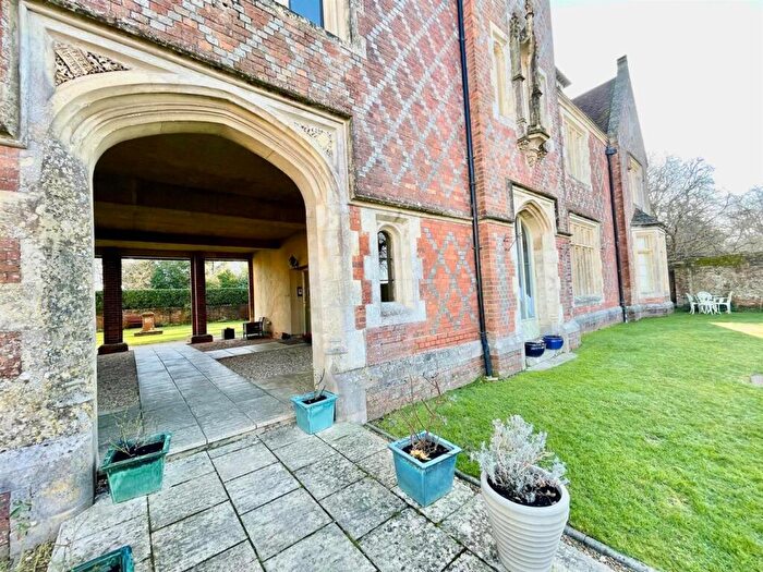 2 Bedroom Town House For Sale In Grammar School Lane, Wimborne, BH21