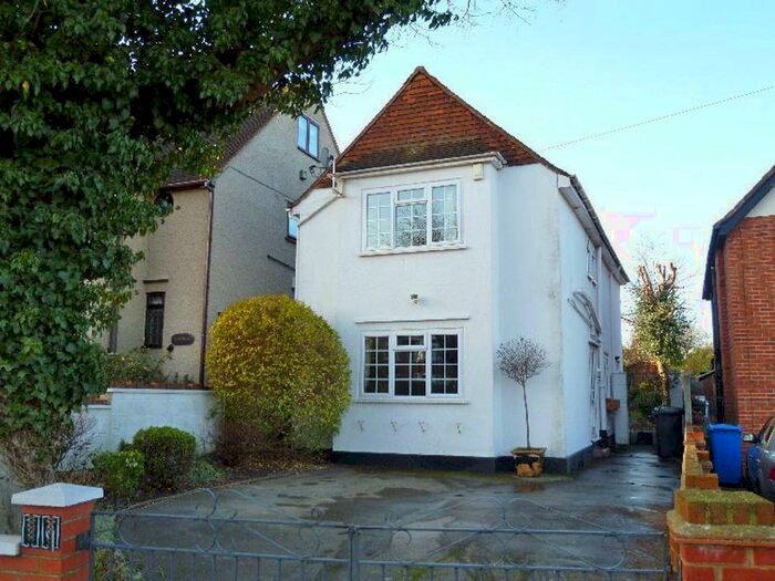 3 Bedroom Detached House To Rent In College Road, Maidenhead, Berkshire, SL6
