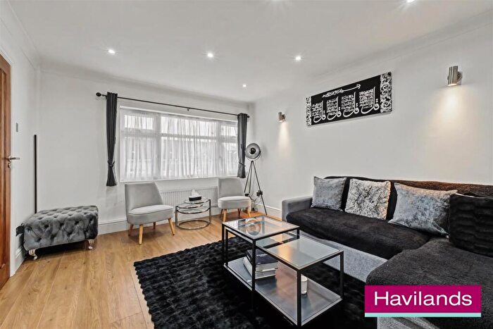 1 Bedroom Flat For Sale In Berkeley Gardens, London, N21
