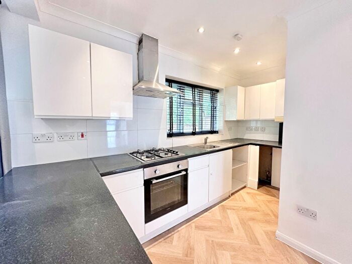 4 Bedroom Semi Detached House To Rent In Rutland Gate, Bromley, BR2