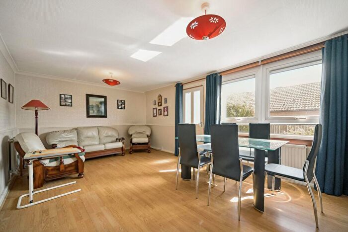 3 Bedroom Terraced Bungalow For Sale In Melbourne Street, Livingston, EH54