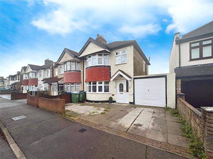 3 Bedroom Semi Detached House For Sale In Gipsy Road, Welling, DA16