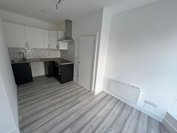 1 Bedroom Studio To Rent In Church Street, Paignton, TQ3