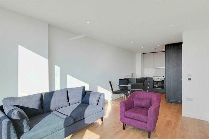 1 Bedroom Apartment To Rent In Pinnacle Apartments, Saffron Central Square, Croydon, CR0