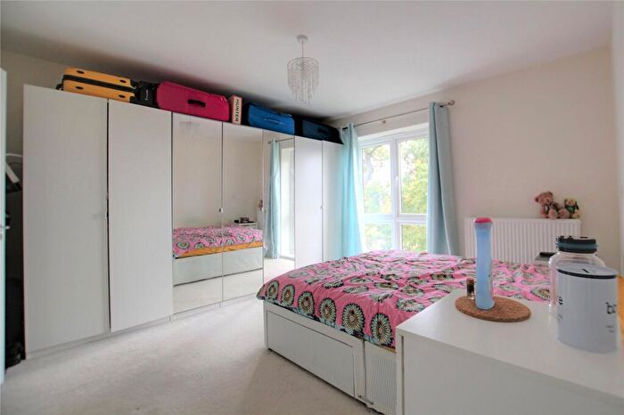 2 Bedroom Apartment To Rent In Tidman Road, Reading, RG2