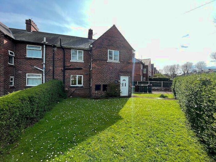 3 Bedroom Semi-Detached House To Rent In Broadway East, Rotherham, S65