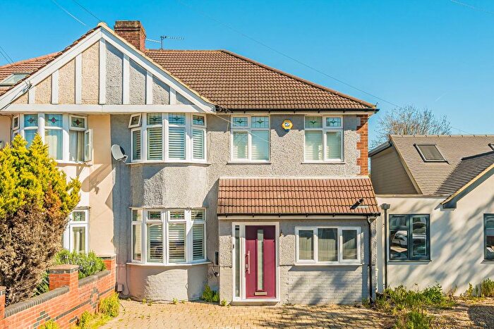 4 Bedroom Semi Detached House For Sale In Lyndhurst Avenue, Whitton, TW2