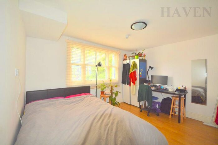 Studio To Rent In Crane Grove, London, N7