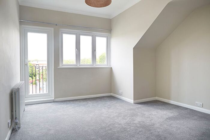 2 Bedroom Flat To Rent In Cromwell Road, Hove, BN3