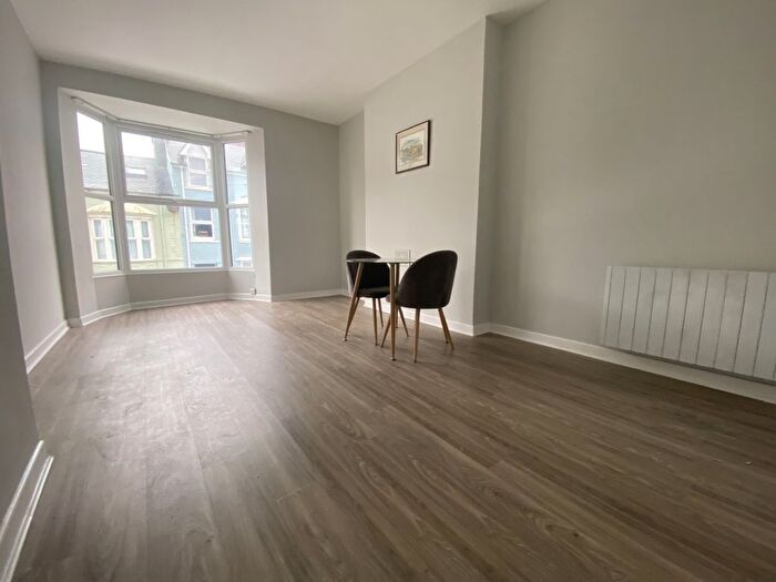 2 Bedroom Flat To Rent In Aberystwyth, Powys, SY23