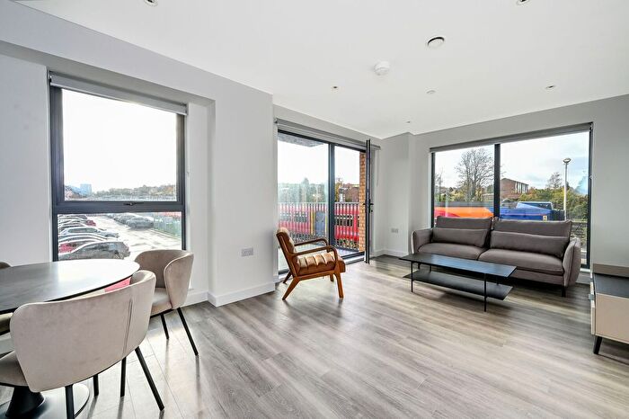 2 Bedroom Flat To Rent In The Mint, Guildford, GU1