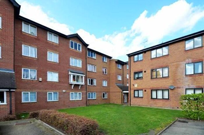 1 Bedroom Apartment To Rent In Armoury Road, London, SE8