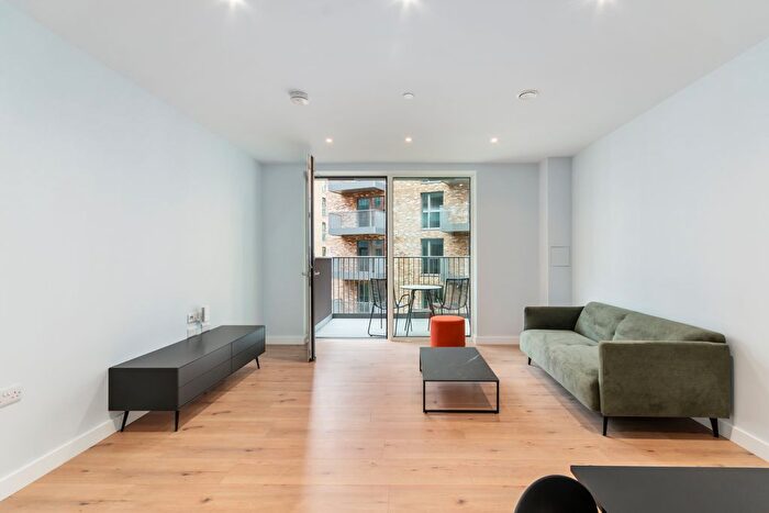 1 Bedroom Flat To Rent In Evelyn Street, London, SE8