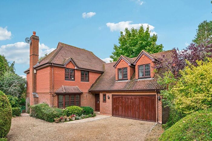 5 Bedroom Property To Rent In The Grange, Walton-On-Thames, KT12