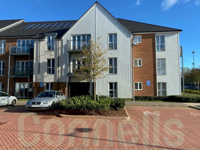 2 Bedroom Apartment To Rent In Holmbush Mews, Faygate, Horsham, RH12