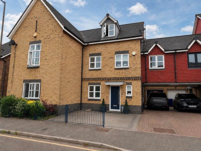 4 Bedroom Terraced House For Sale In Hedingham Road, Chafford Hundred, RM16
