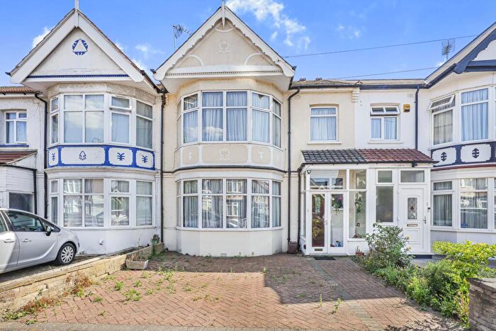 3 Bedroom Terraced House For Sale In Higham Station Avenue, Highams Park, E4