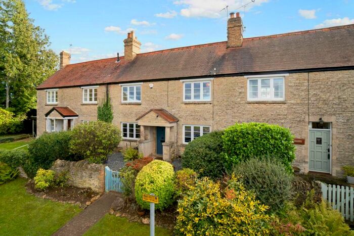 3 Bedroom Cottage For Sale In Main Road, Long Hanborough, OX29