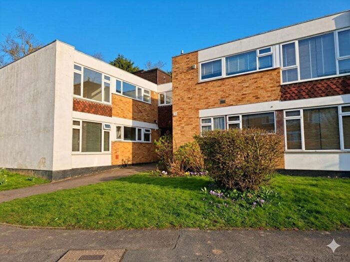 2 Bedroom Flat For Sale In Radford Way, Billericay, CM12