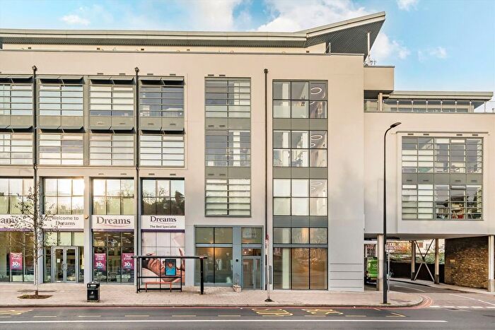 2 Bedroom Flat For Sale In Clapham Road, Clapham, SW9