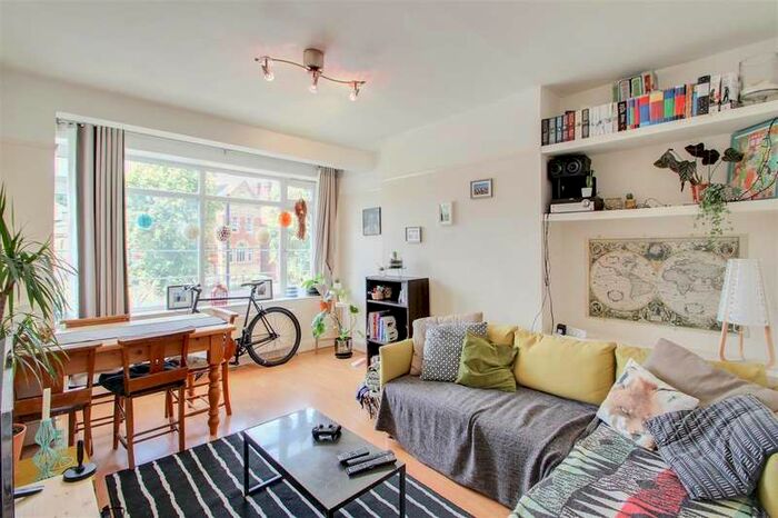 2 Bedroom Flat To Rent In Dartmouth Road, Forest Hill, London, SE23
