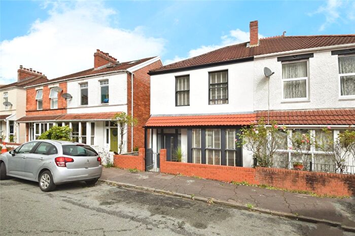3 Bedroom Semi-detached House For Sale In Park Avenue, Mumbles, Swansea, SA3