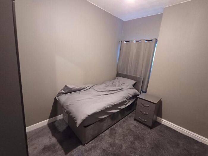4 Bedroom House To Rent In Spark Terrace, Stoke-on-Trent, ST4