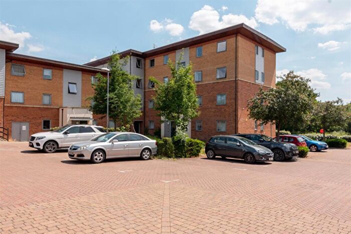 2 Bedroom Flat To Rent In Millicent Grove, London, N13