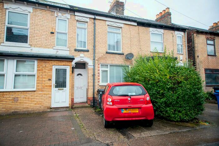 2 Bedroom Terraced House To Rent In Chesnut Avenue, Queens Road, Hull, East Riding Of Yorkshire, HU5