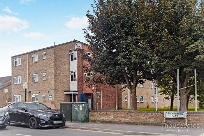 2 Bedroom Flat For Sale In Whitehorse Road, Croydon, CR0